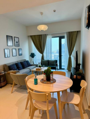 1-Bed,2 Min to Burj Khalifa, Canal & creek View!